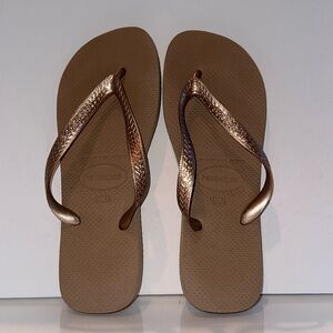 HAVAIANAS  EU41-42/11-12US Slim Flip Flops Womens